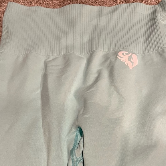 NWT. Power Seamless leggings. - Picture 4 of 4